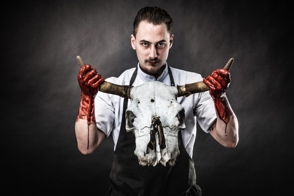 Werbefotografie - Portraitfotografie Florian Wörgötter - Bewerbung für "Junge Wilde 2019" - Schwarzer Hintergrund - Blut im Gesicht