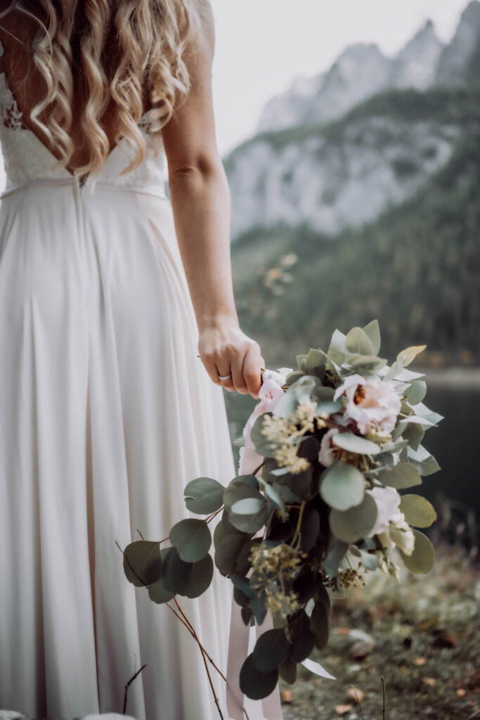 Portraitfotografie - After Wedding Shooting - Aufnahme des Brautstraußes