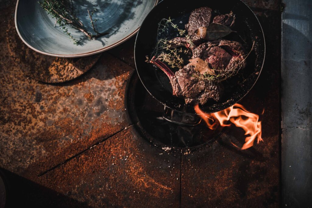 Werbefotografie für Genuss am See - Foodfotografie einer Speise auf einem Tischherd