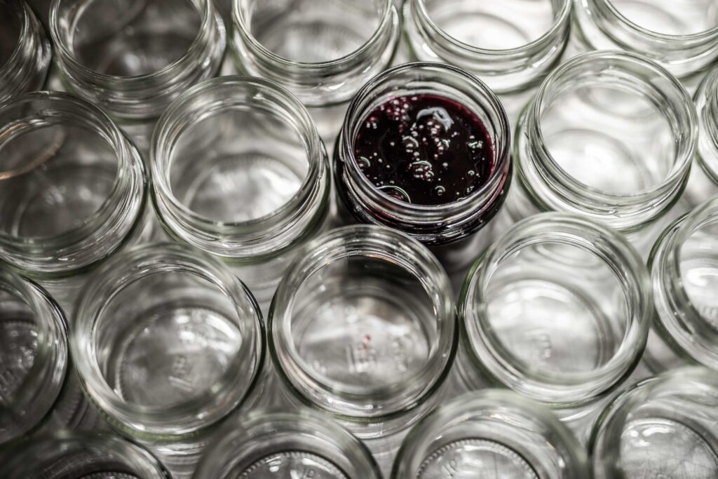 Werbefotografie für Genuss am See - Produktaufnahem der Gläser der Pestos