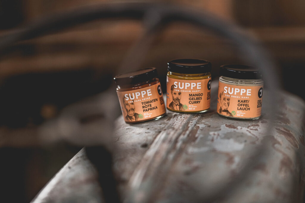 Werbefotografie - Jörgbauer - Produktfotografie der Gläser mit Suppe