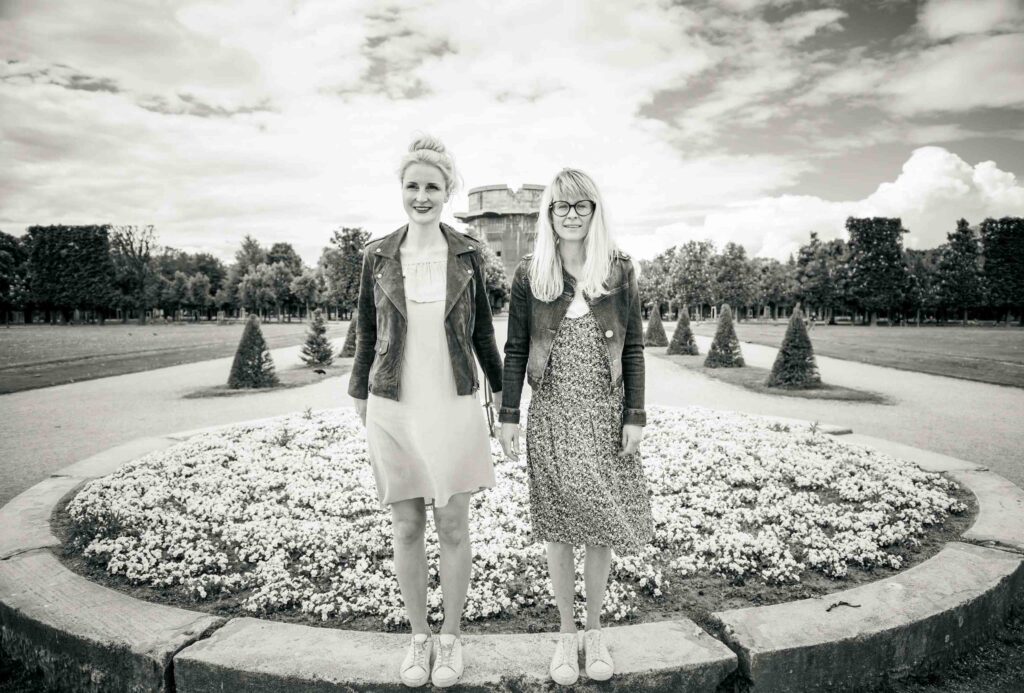 Werbeaufnahme für das Geschäft LUV in Wien- Portraitaufnahme der Geschäftsführerinnen