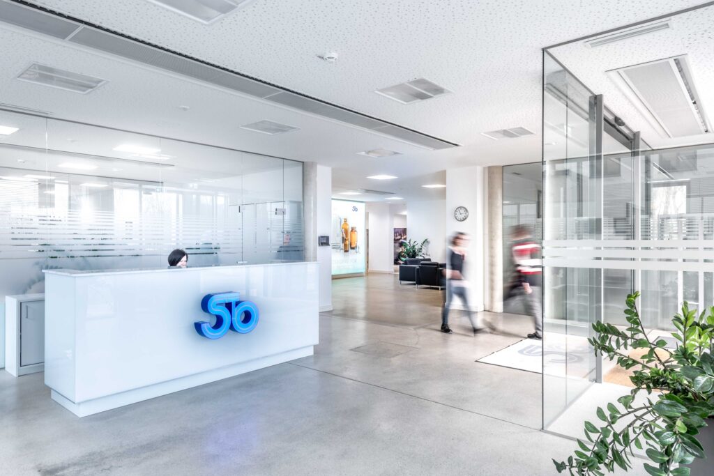 Werbefotografie Stoelzle Oberglas - Architekturaufnahme des Eingangs