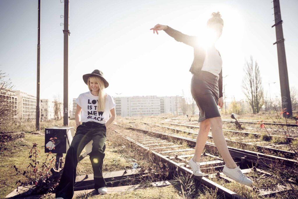 Werbeaufnahme für das Geschäft LUV in Wien- Portraitaufnahme der Geschäftsführerinnen