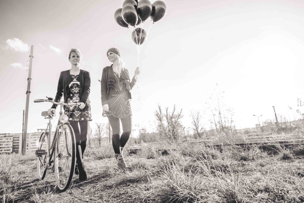 Werbeaufnahme für das Geschäft LUV in Wien- Portraitaufnahme der Geschäftsführerinnen