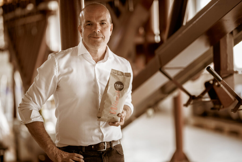 Werbefotografie FRED Kaffe - Portrait des Geschäftsführers in der Kaffeerösterei