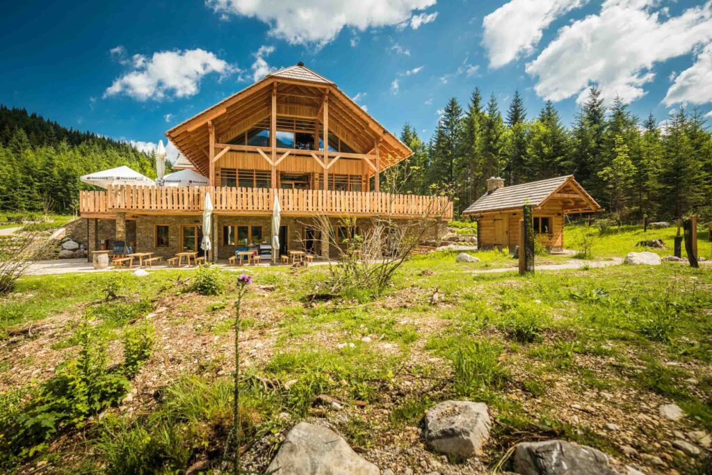 Werbefotografie für Genuss am See - Architekturaufnahme der Kohlröserlhütte