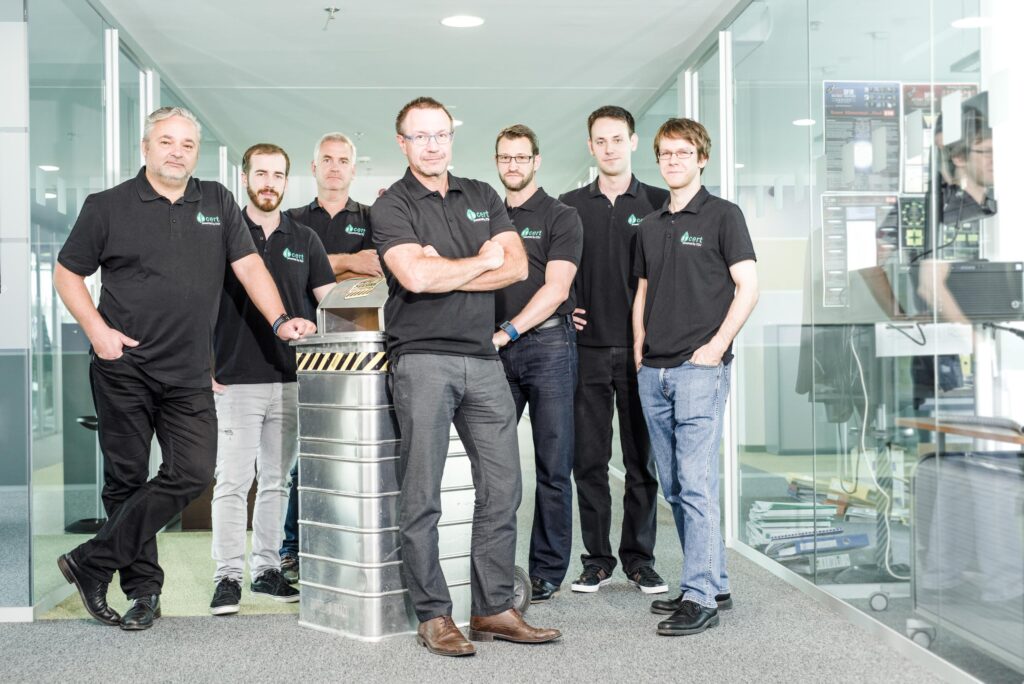 Werbefotografie ITSV- Gruppenfoto zwischen den Büros