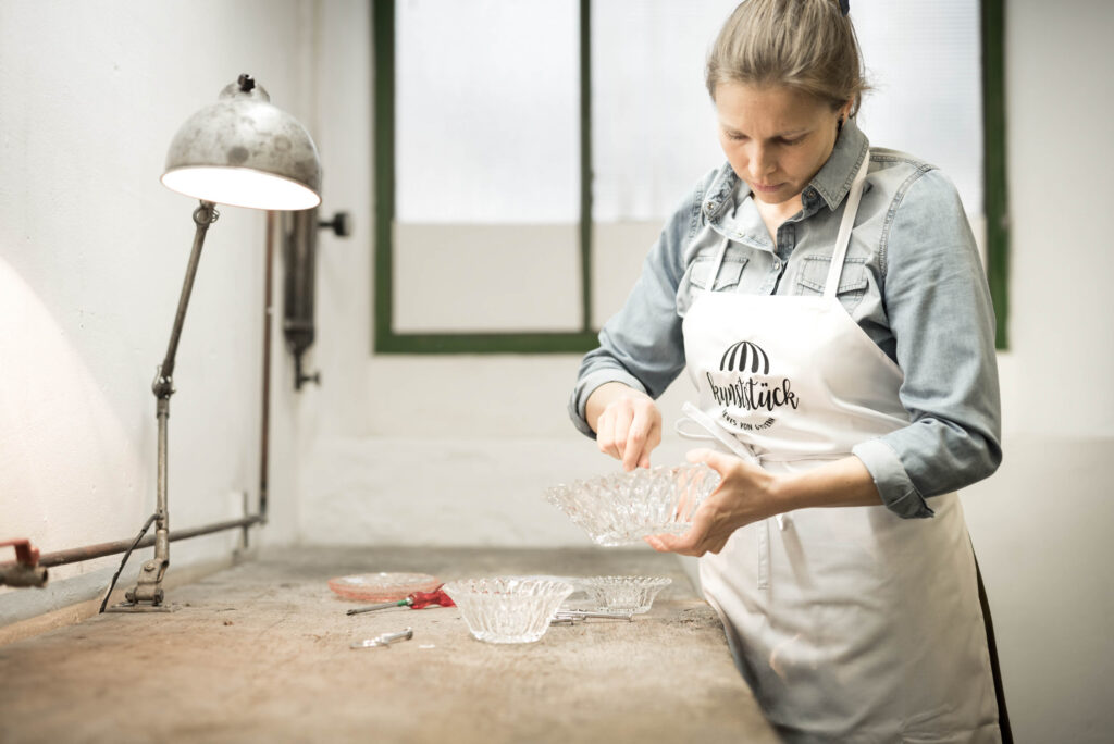 Werbefotografie für "Kunststück" von Nina Höller- Portraitfotografie von Nina Höller bei der Arbeit