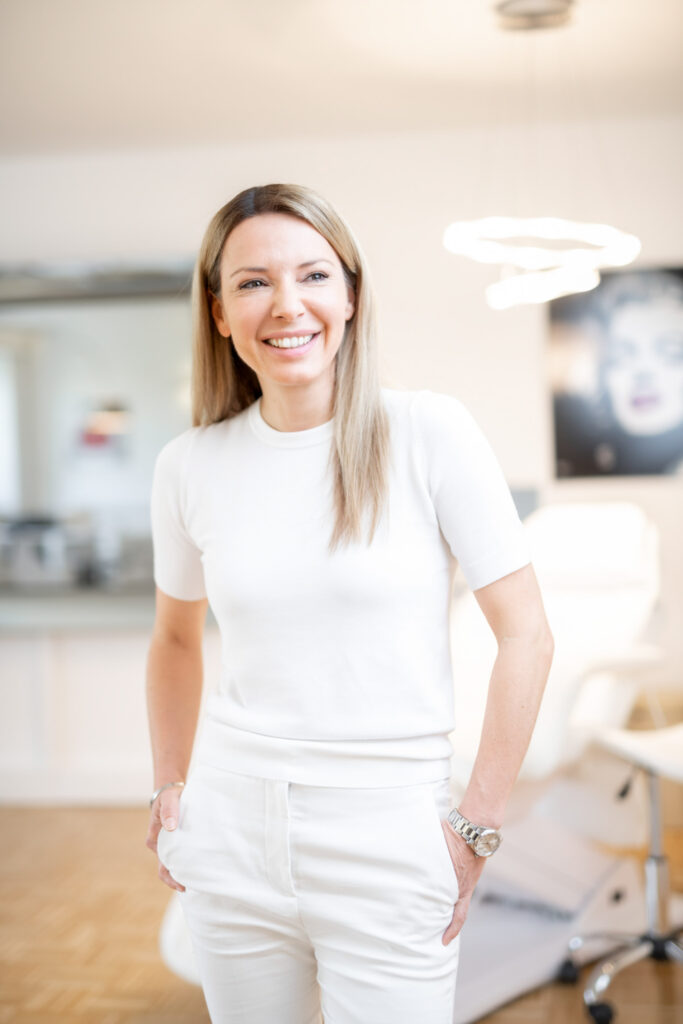 Werbefotografie für die Ordination Ma-Ra in Graz - Porträtaufnahme der Ärztin