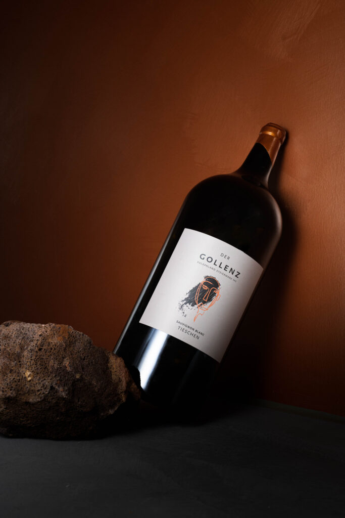 Produktaufnahme einer Magnumweinflasche des Weingut Gollenz